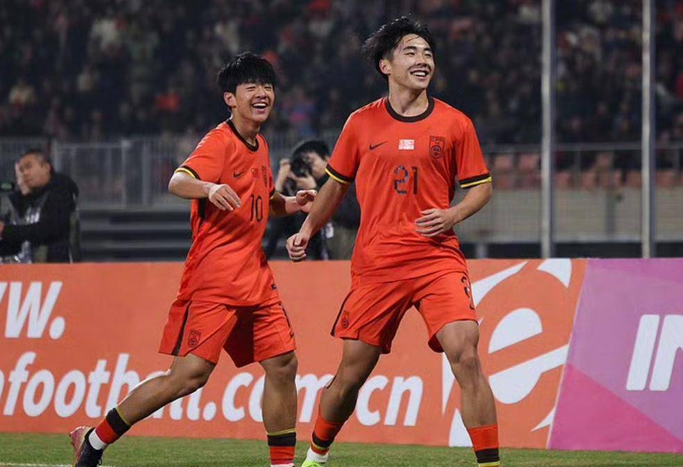 超级联赛新星诞生!年轻球员崛起成为焦点了吗