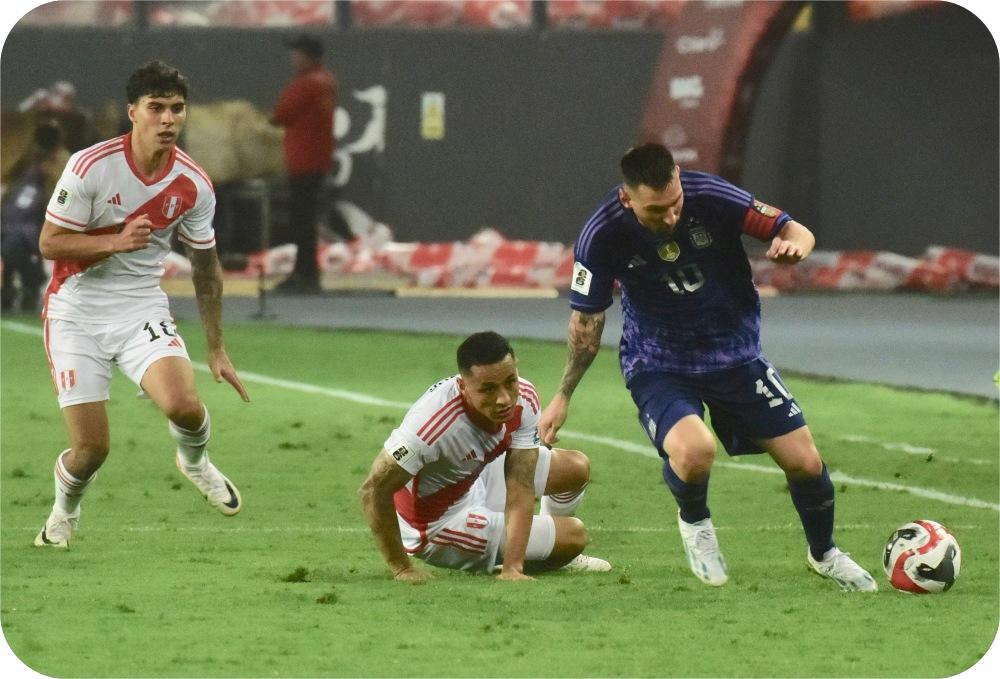 亚博app-秘鲁首发阵容